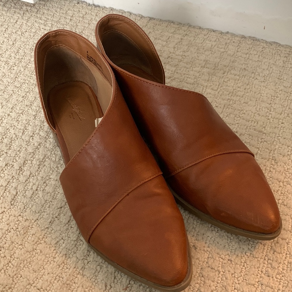 Universal Thread Cut Out Loafers